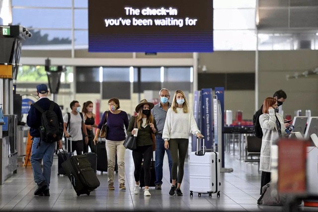 Hành khách tại sân bay quốc tế Sydney, Úc. Ảnh: Reuters